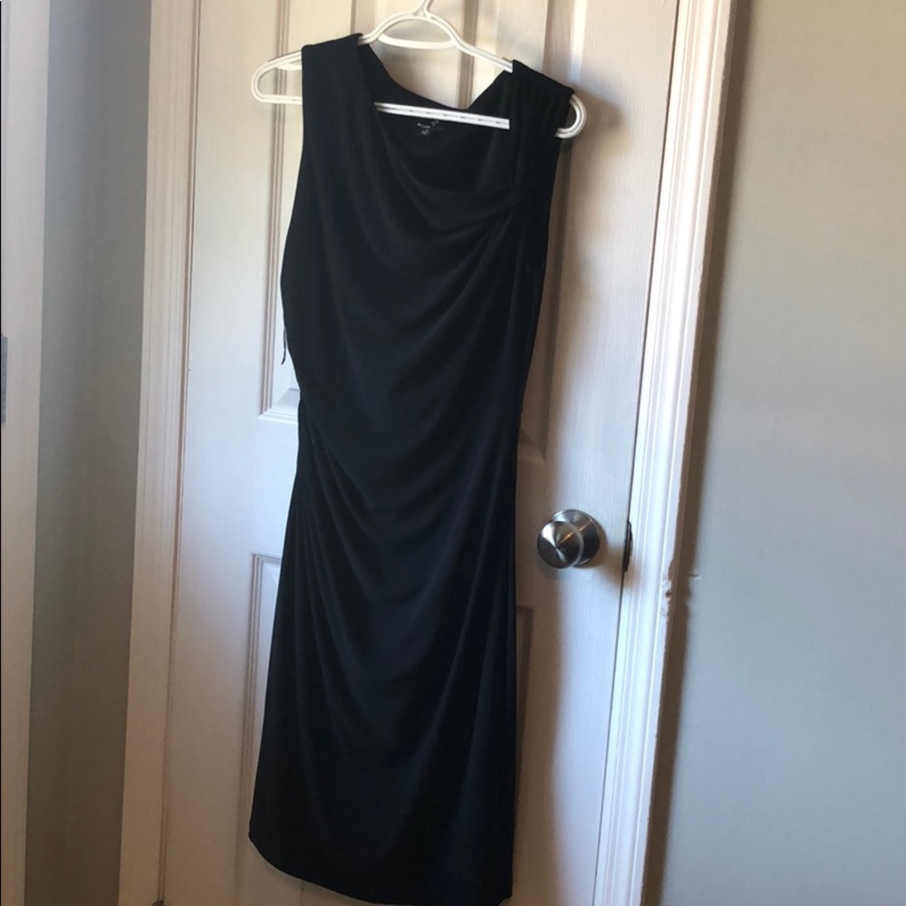 Black sleeveless rouched side dress